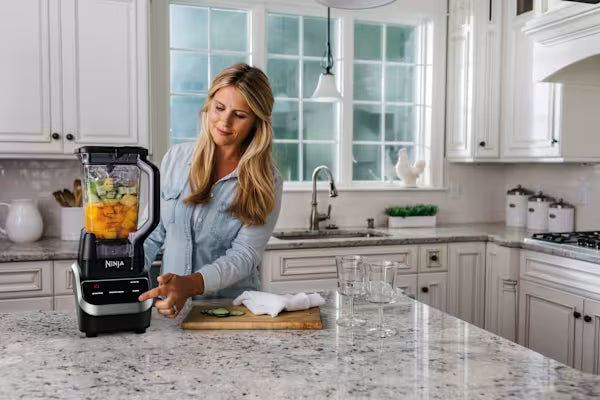 Licuadora profesional con pantalla táctil Ninja